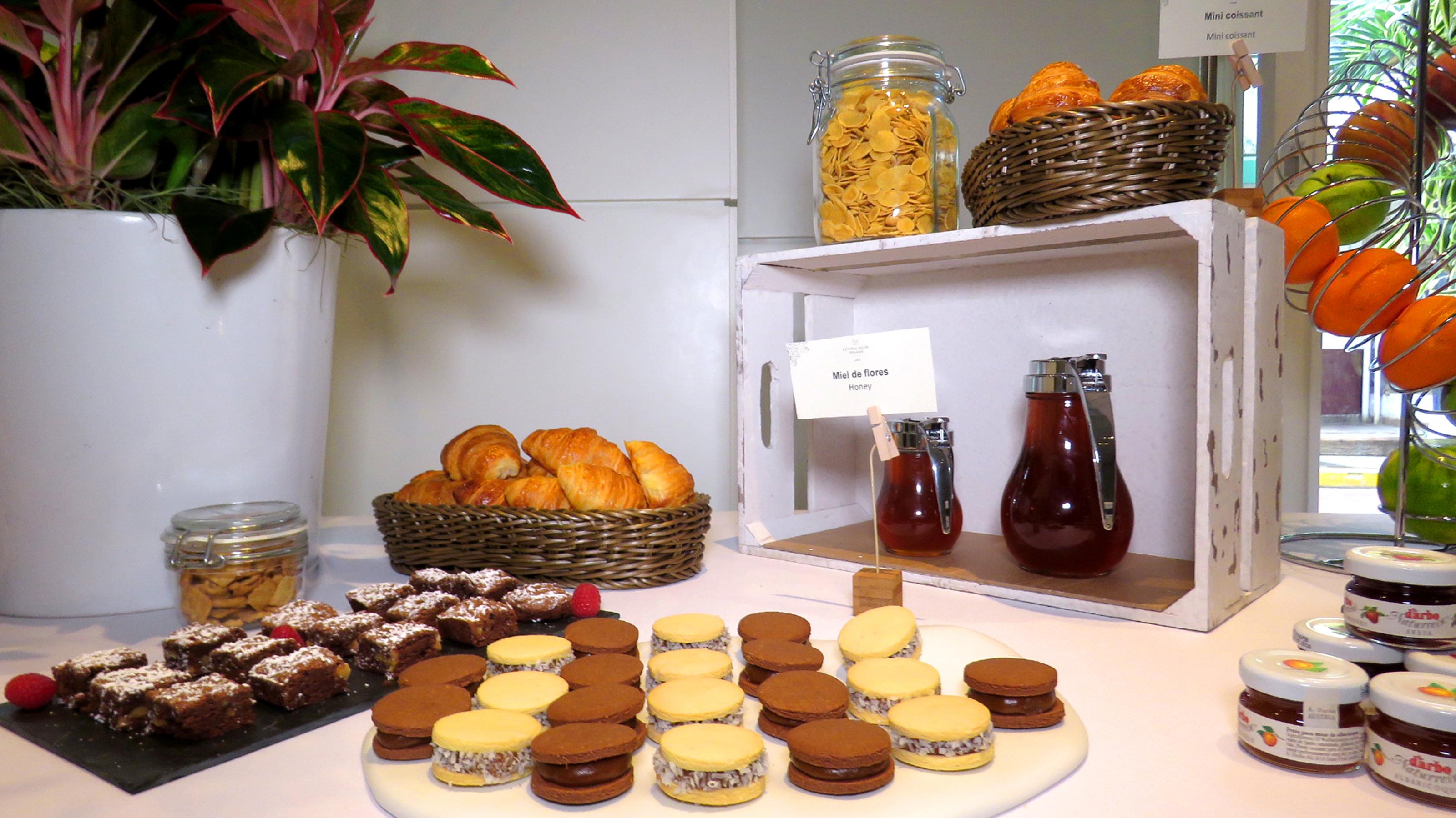 巴拿马中央酒店 巴拿马城 外观 照片 A selection of biscuits and jams