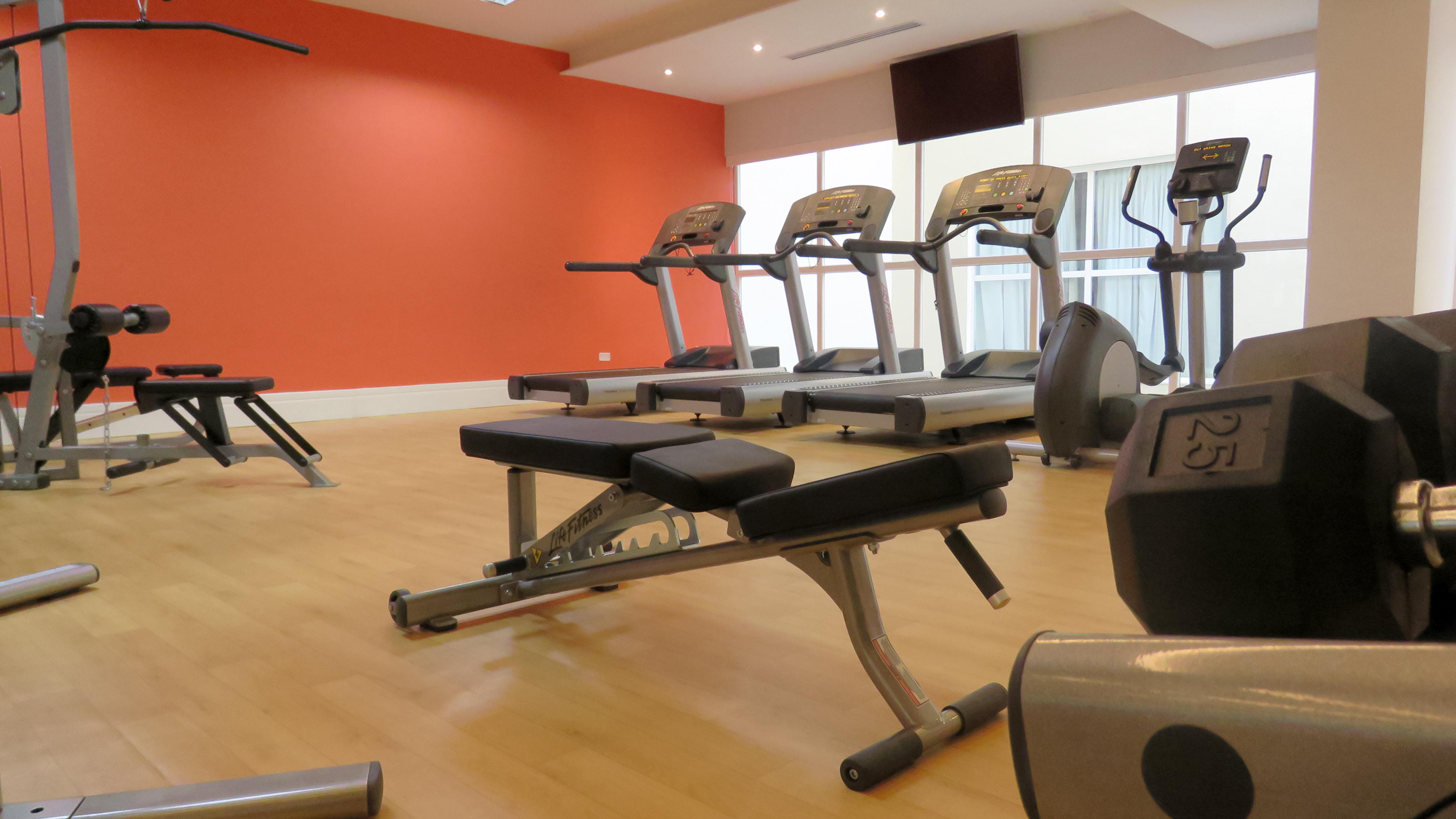 巴拿马中央酒店 巴拿马城 外观 照片 A typical gym